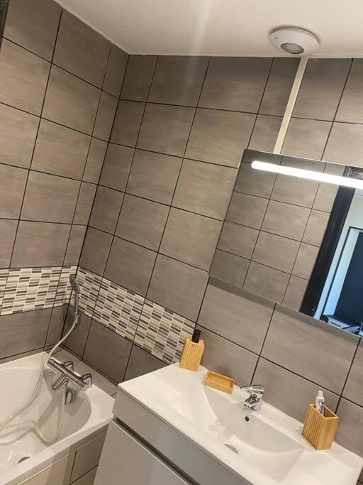 Gite De Tom Et Mag Classe 3 * Clevacances Villa Pontgibaud Ngoại thất bức ảnh